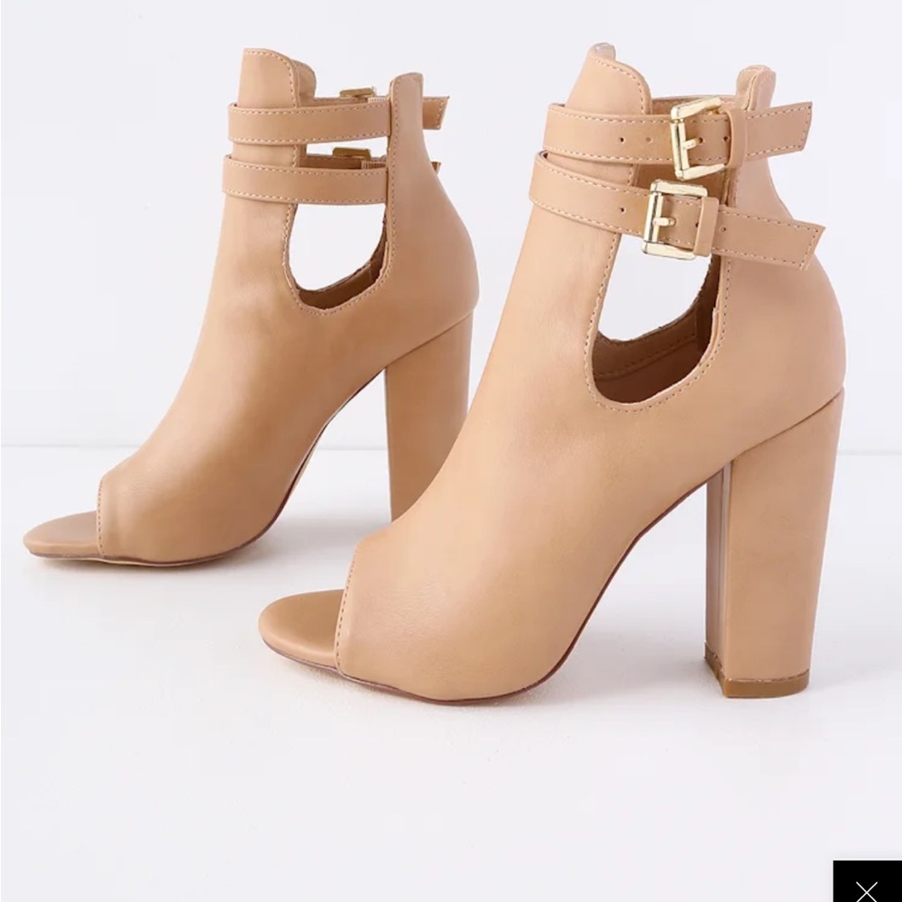 Elegant Tan Peep-Toe Heeled Sandals
